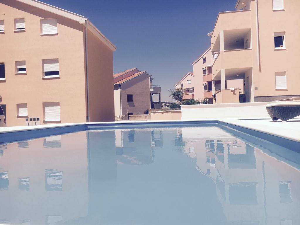 Orange Apartments Novaglia Esterno foto