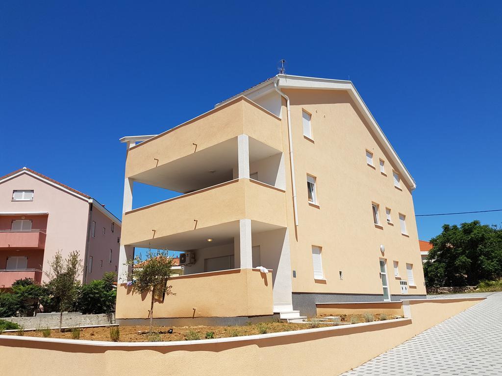 Orange Apartments Novaglia Esterno foto